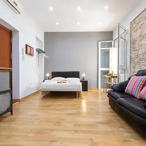 https://livemalaga-letrn-apartment.hotelsinnerja.org