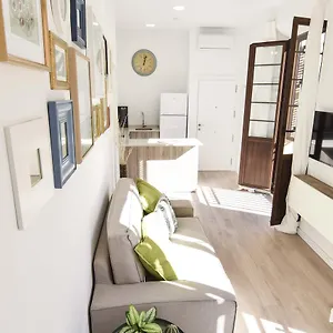 https://letmalaga-comedy.hotelsinnerja.org