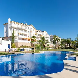 https://lujo-al-lado-del-aeropuerto-y-playa-parking-free.1costadelsol.com